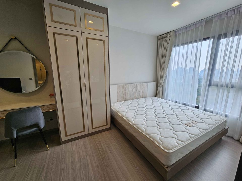 For rent, Life Asoke Hype 1 Bed 27 sqm. Studio, 27th floor, beautiful room, fully furnished, high floor, beautiful view.