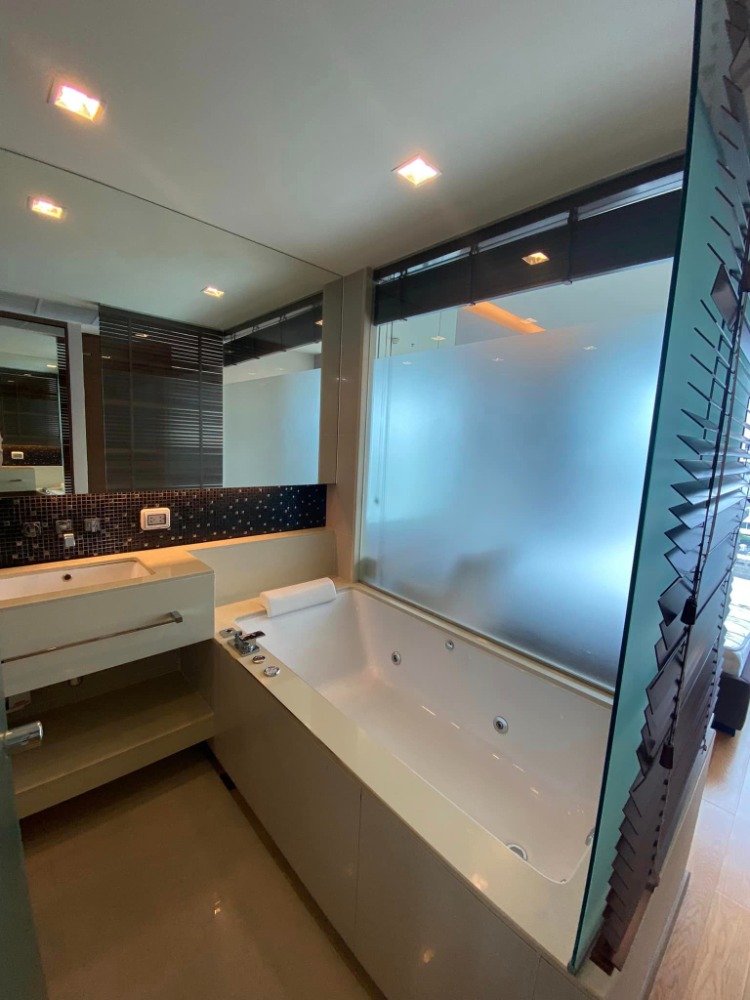 ให้เช่าคอนโด The Address Sathorn 2 Bed 2 Bath ใกล้ BTS ช่องนนทรีย์